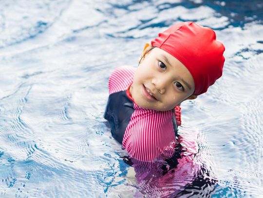 Nie chcę czepka – praktyczny poradnik dla rodziców małych pływaków