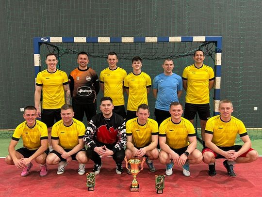 Nie tylko gaszą i ratują. Grają też w piłkę