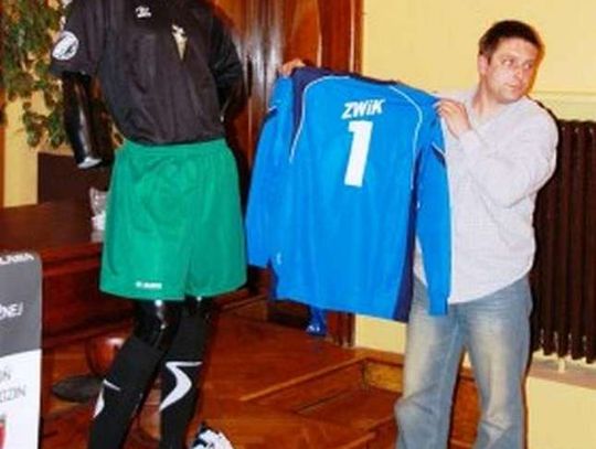 Nowe stroje, nowe twarze