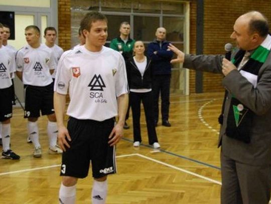 Nowe stroje, nowe umowy