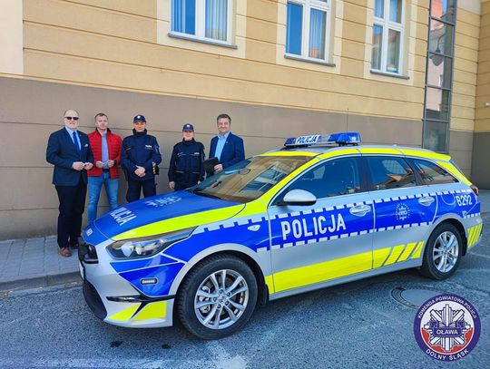 Nowy radiowóz dla oławskiej policji