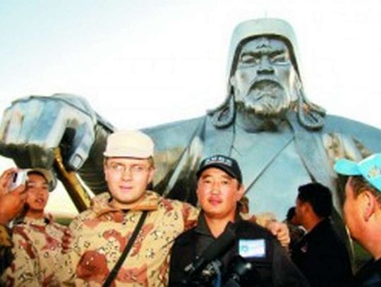 Obieży świat, student i gwiazda mongolskiego reality show