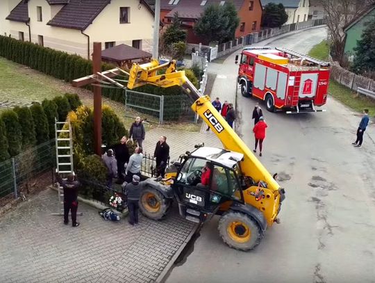 Od piątku Wójcice mają nowy krzyż