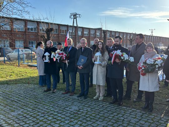Oddali hołd wszystkim, którzy nie wyrzekli się wartości, jakie tworzą fundament wolnego społeczeństwa Oddali hołd wszystkim, którzy nie wyrzekli się wartości, jakie tworzą fundament wolnego społeczeństwa