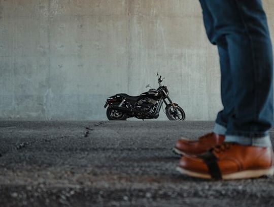 Odzież motocyklowa na sezon przejściowy — co sprawdza się najlepiej?