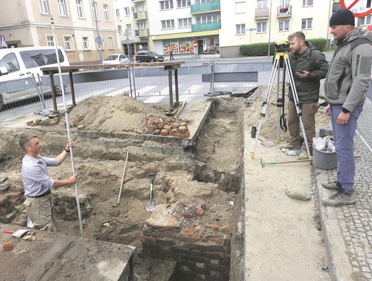 OŁAWA Niezwykłe odkrycie archeologów pod ulicą Brzeską