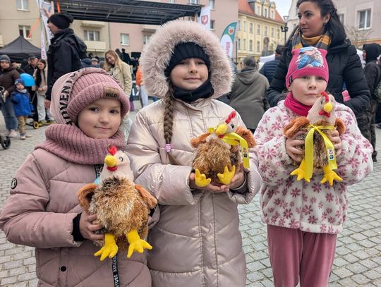 OŁAWA W Rynku trwa Jarmark Wielkanocny OŁAWA W Rynku trwa Jarmark Wielkanocny