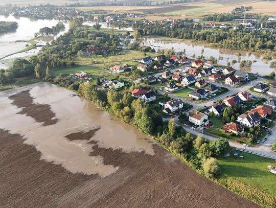 Oława Zwierzyniec. Woda już podchodzi (GALERIA)