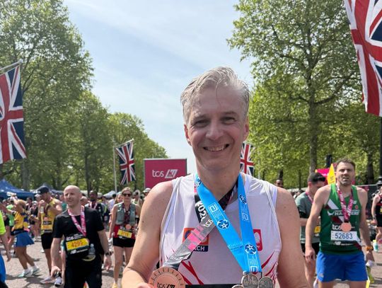 Oławianin w elitarnym gronie maratończyków. Janusz Błach ukończył sześć największych maratonów świata