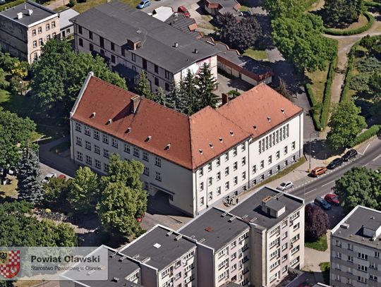 Oławski ogólniak będzie miał nowy dach