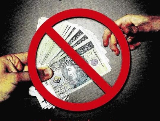 Oszust mówił, że syn szwagra potrącił osobę na pasach, ale... sprawę „da się załatwić” Oszust mówił, że syn szwagra potrącił osobę na pasach, ale... sprawę „da się załatwić”