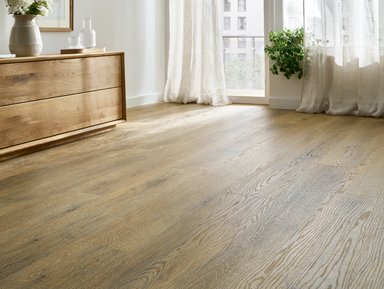 Piękno drewna, wytrzymałość paneli na lata – poznaj nowoczesne rozwiązania!