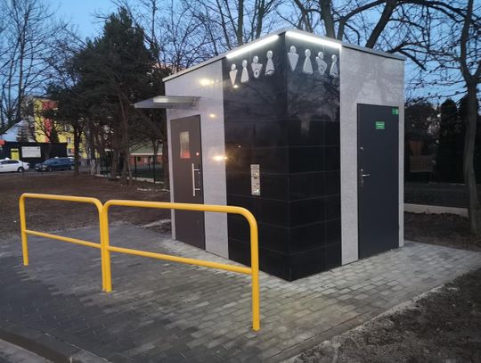 Pierwsza automatyczna toaleta publiczna w powiecie