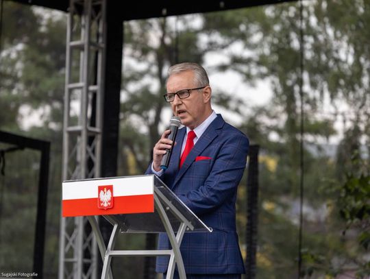 Piotr Stajszczyk: - Biało-czerwona flaga jest większa od każdego z nas