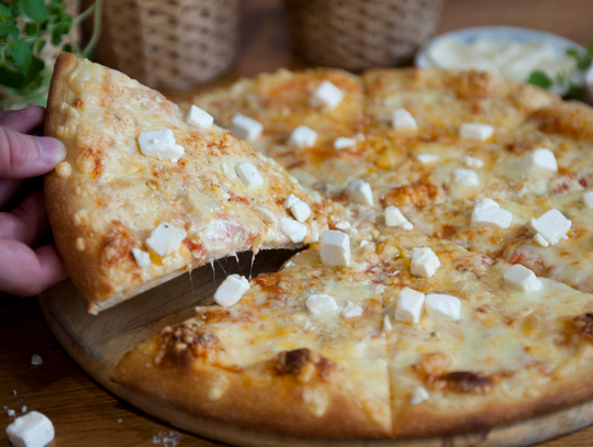 Pizza na zamówienie - gość specjalny spotkań w gronie znajomych