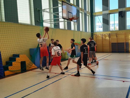 Po emocjonującym finale drużyna „Trójki” górą