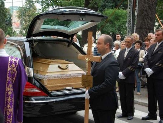 Początek uroczystości pogrzebowych