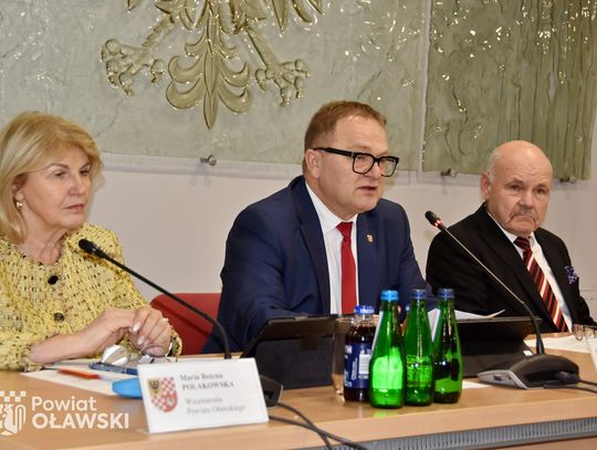 Podnieśli mu wynagrodzenie. To ile teraz będzie zarabiał starosta? Podnieśli mu wynagrodzenie. To ile teraz będzie zarabiał starosta?