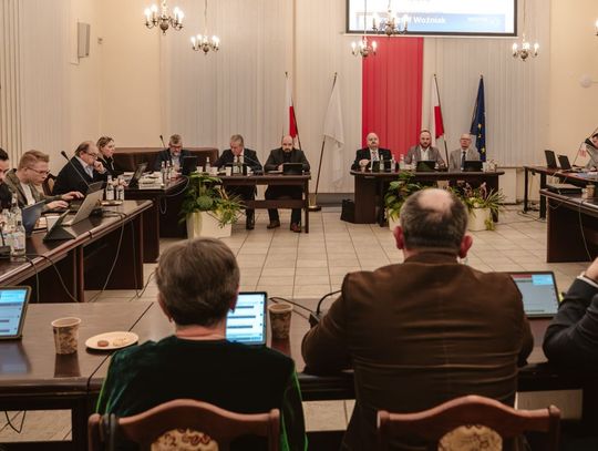 Podnosić czy nie? Na maksa czy minimalnie? Długa dyskusja o podatku od nieruchomości