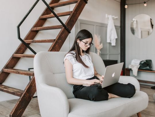 Polacy coraz częściej korzystają z e-konsultacji lekarskich