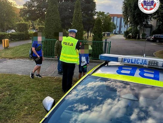 Policjanci apelują: zadbajmy o bezpieczną drogę do szkoły Policjanci apelują: zadbajmy o bezpieczną drogę do szkoły