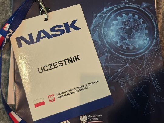 Policjantka na szkoleniu w sprawie cyberbezpieczeństwa Policjantka na szkoleniu w sprawie cyberbezpieczeństwa