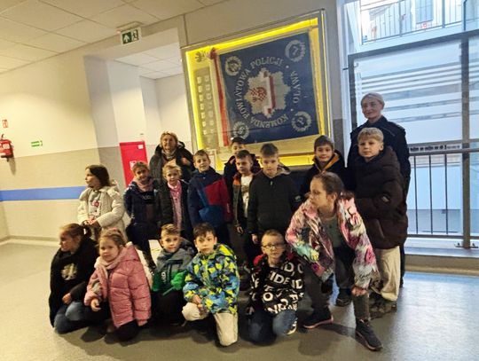 Półkoloniści trafili do Komendy Powiatowej Policji