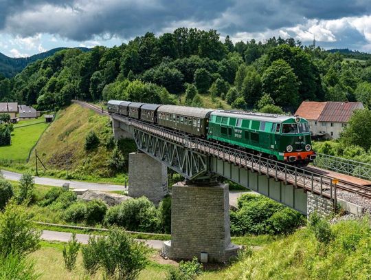 Pomysł na sobotę - historycznym pociągiem w Góry Sowie