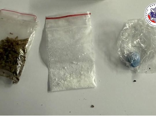 Poszukiwany 34-latek z narkotykami zatrzymany po nieudanej ucieczce rowerem