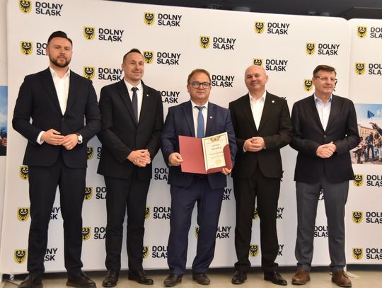 Powiat oławski z dotacją na modernizację sali gimnastycznej w LO