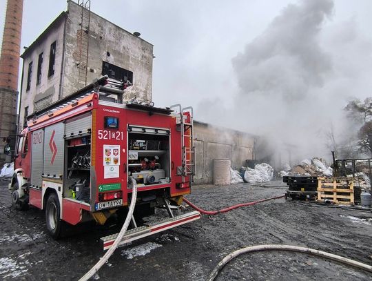 Pożar papierni w Oławie. Znamy szczegóły akcji