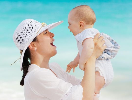 Pracująca mama dostanie z ZUS 1500 zł co miesiąc Pracująca mama dostanie z ZUS 1500 zł co miesiąc