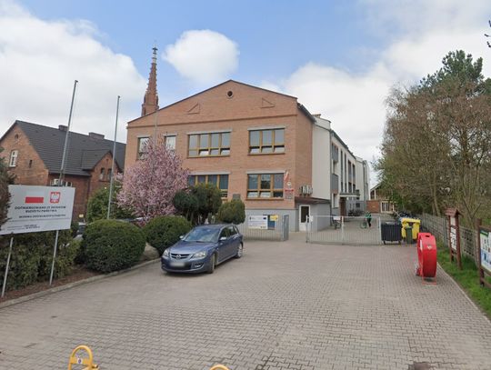 Prośba do absolwentów o wysyłanie do szkoły kartek Prośba do absolwentów o wysyłanie do szkoły kartek