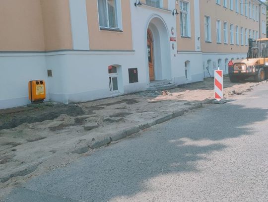 Przebudowują kolejne przejście dla pieszych