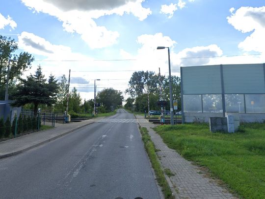 Przechodzą tu pod zamkniętymi rogatkami! Czym to się skończy?