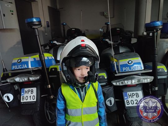 Przedszkolaki odwiedziły policjantów