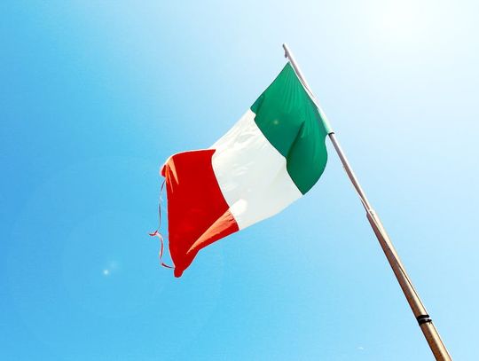 Przewóz samochodów z Włoch do Polski – jak zorganizować bezpieczny i efektywny transport?