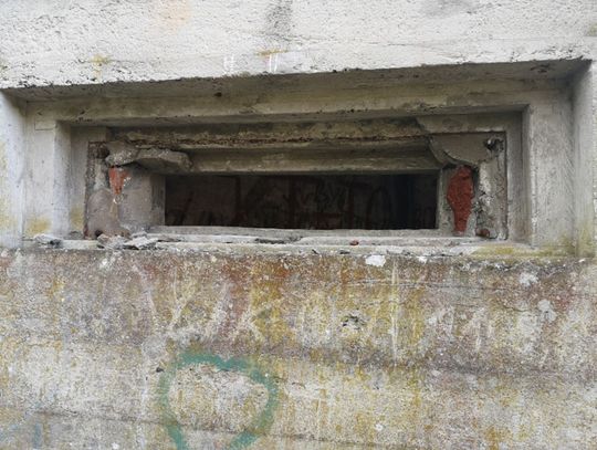 Radny pyta o schrony