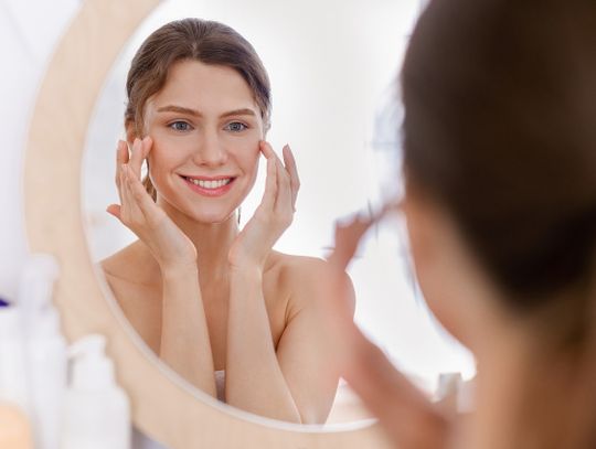 Retinol – idealny na jesień. Poznaj jego odmładzające właściwości