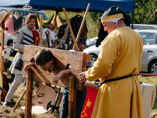 Ruiny zamku w Jelczu znów ożyły. V Piknik Historyczny za nami [ZDJĘCIA]