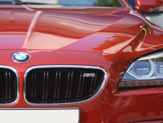Samochody BMW: Elegancja i wydajność