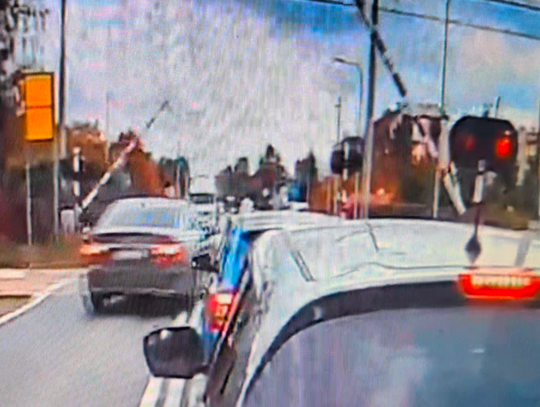 Horror na Wiejskiej. Skrajna brawura i głupota!