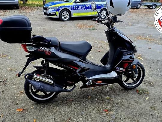 Skuter miał tablice rejestracyjne z auta