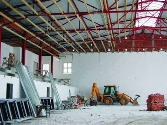 Sportowe inwestycje i dziurawe drogi