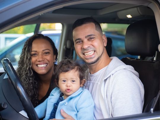 Sposoby na lepszą organizację wnętrza samochodu rodzinnego