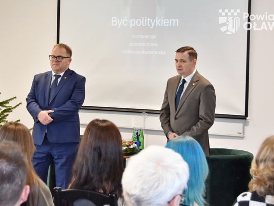 Spotkanie pod tytułem "Być politykiem" nie było polityczne?