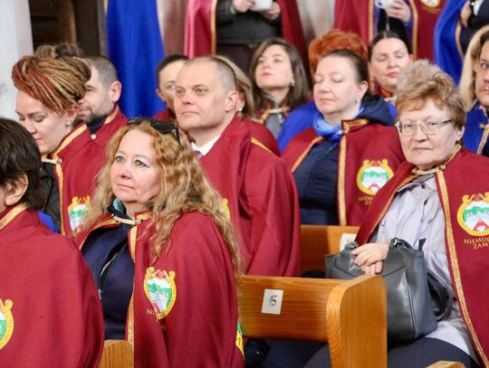 Srebrna odznaka Ministerstwa Kultury dla Magdaleny Przysiężnej-Pizarskiej Dr Magdalena Przysiężna- Pizarska z odznaką Ministerstwa Kultury