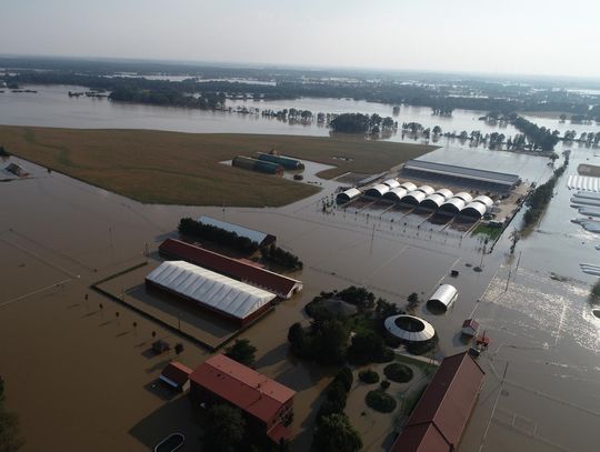 Stajnia Hanna pod wodą