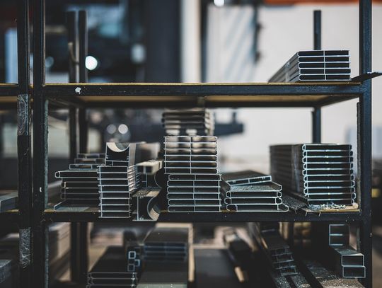 Stal nierdzewna w nowoczesnym domu i ogrodzie