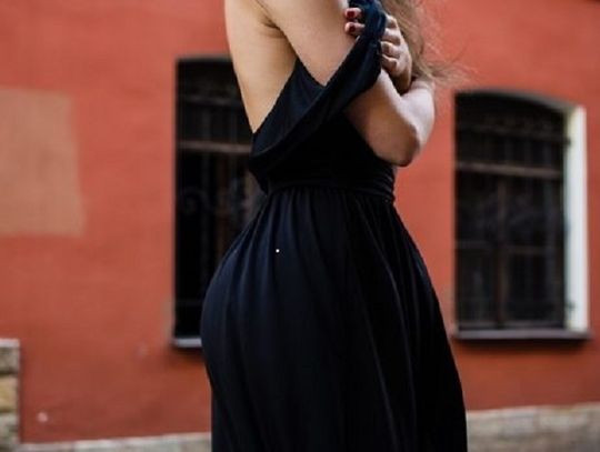 Sukienki kopertowe - sprawdź, jak podkreślą twoją kobiecość!